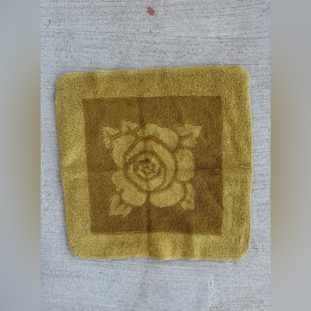 Vintage 1970s Sears Royal Touch Floral MCM Towel
